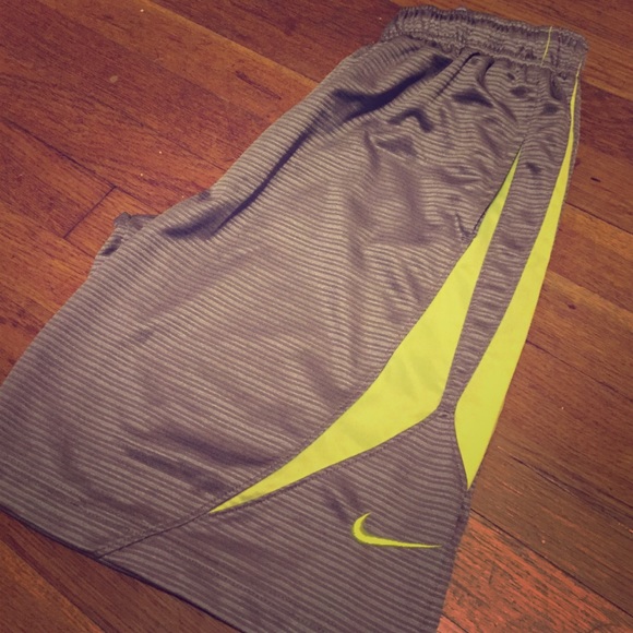 nwot nike drawstring basketball shorts