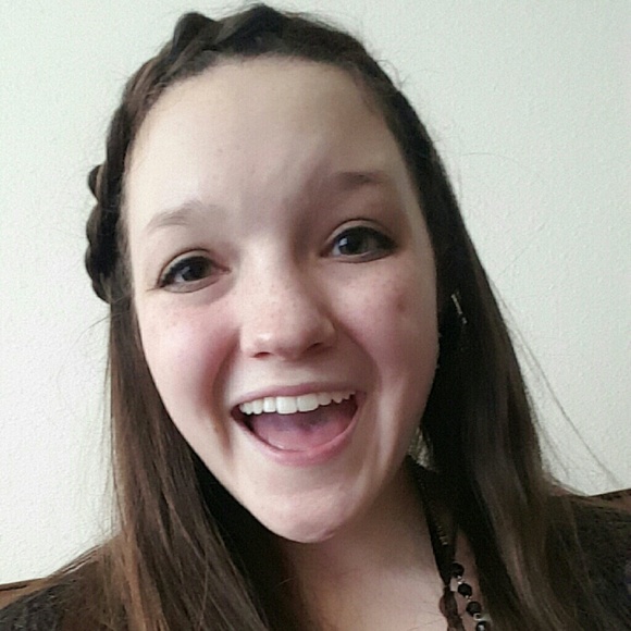 Meet your Posher, Lauren