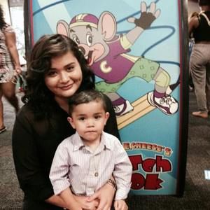 Meet your Posher, Mayra