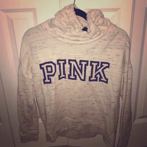Pink Victoria secrets hoodie. (NO TRADES)