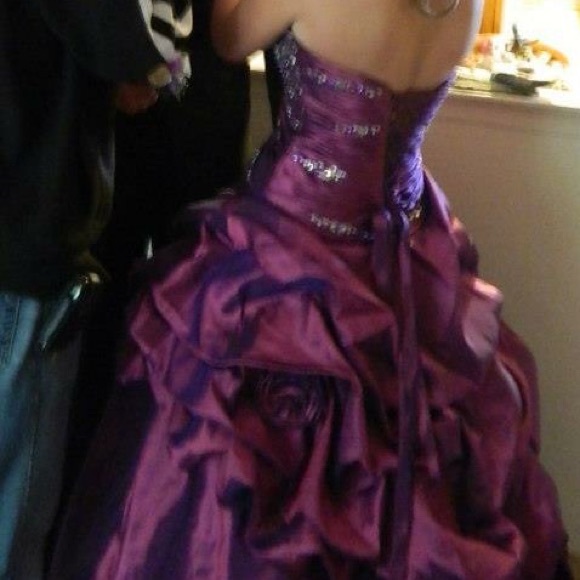 Prom dress - Picture 2 of 4