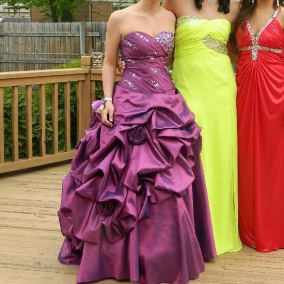 Prom dress - Picture 3 of 4