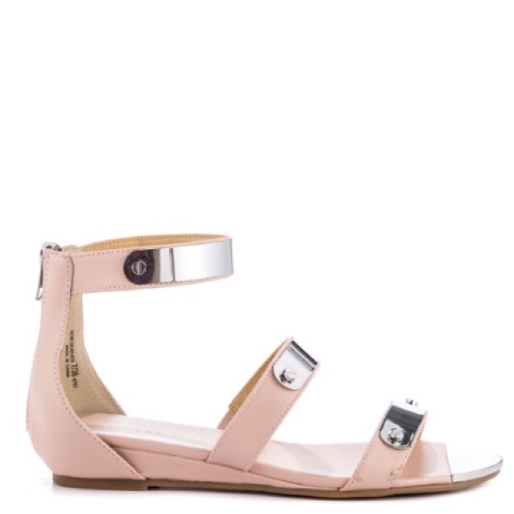 Chinese Laundry Sandals size 7.5 Blush