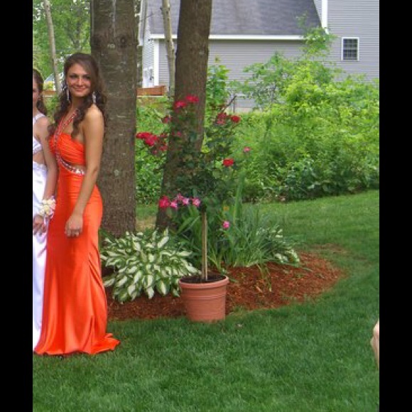 Beautiful prom dress - Picture 1 of 4