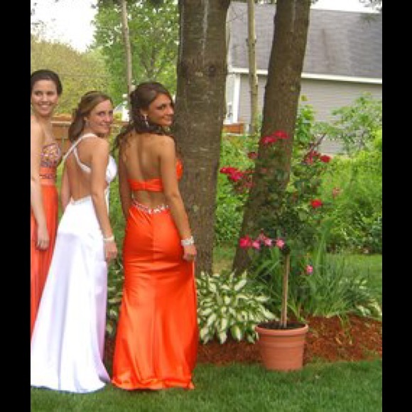 Beautiful prom dress - Picture 2 of 4