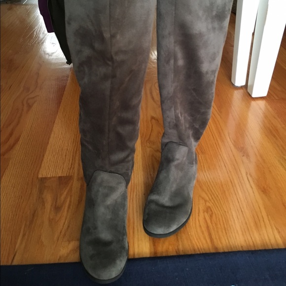 Report Boots from Victoria Secret