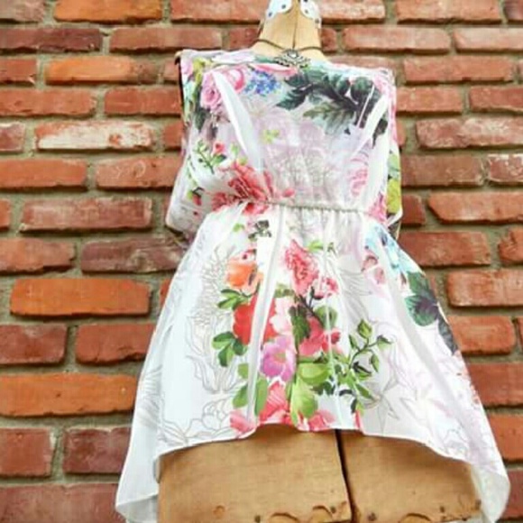 NWOT Beautiful Rose Covered Tank Tunic - Picture 2 of 4