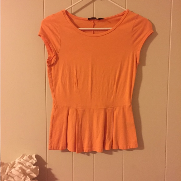 Orange top💕 - Picture 1 of 4