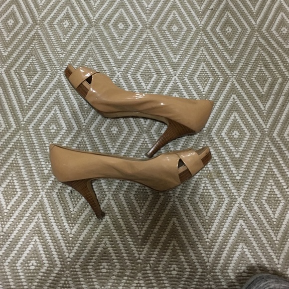 *SOLD* Via Spiga Nude pumps