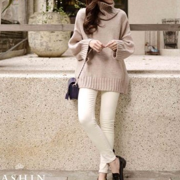 Super cute Off white skinny jeans