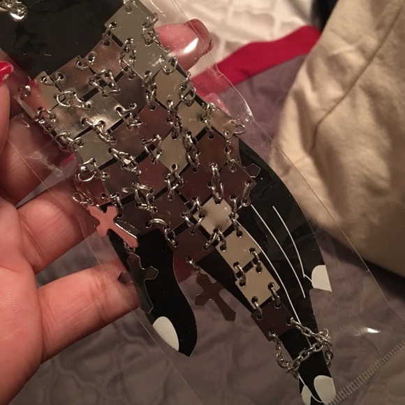 SILVER TONE FULL HAND BRACELET