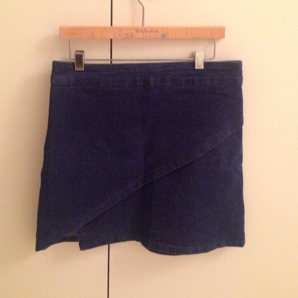 Brandy Melville skirt