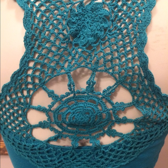 Crochet back basic tank - Picture 3 of 3