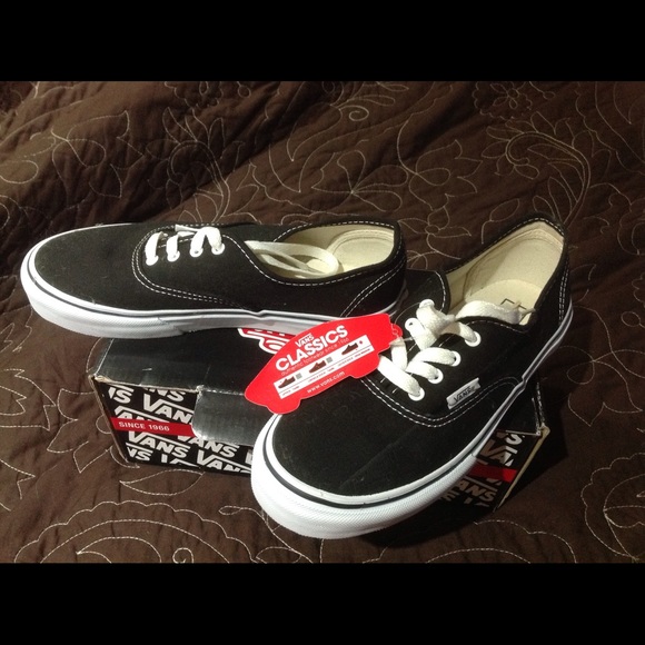 KIDS VANS BRAND NEW SIZE 3 black