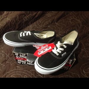KIDS VANS BRAND NEW SIZE 3 black