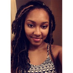 Meet your Posher, Alexia