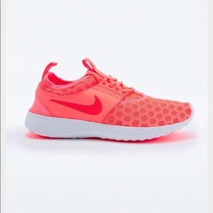 NWT Nike juvenate size 7 coral