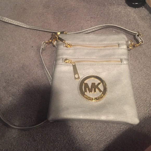 Small Michael Kors crossbody gold hardware