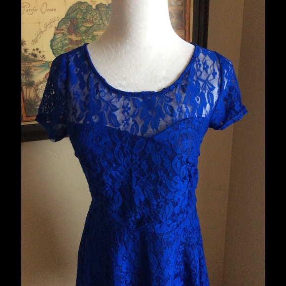 💋💋PRICE REDUCED 7/2 Royal Blue Lace Dress - Picture 2 of 4