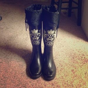 Juicy couture black rain boots