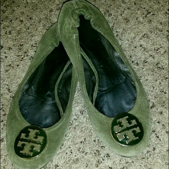 *Flash Sale* Tory Burch Suede Flats size 8