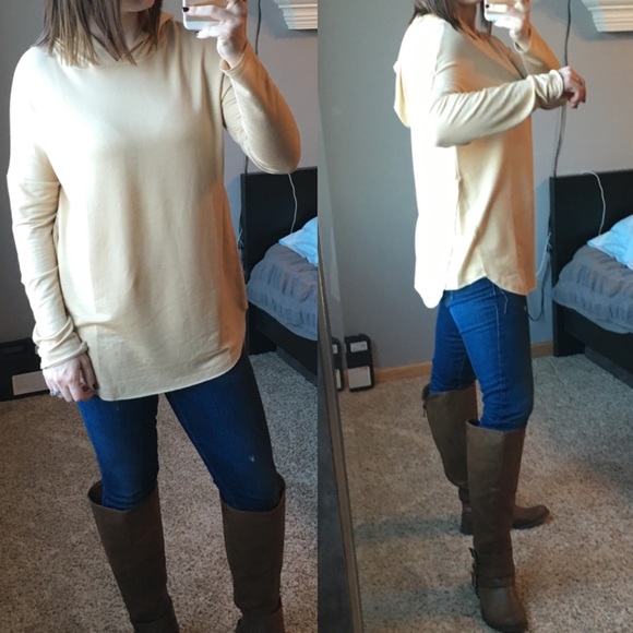 Reserved
🛍 Lightweight Camel Sweatshirt - Picture 2 of 2