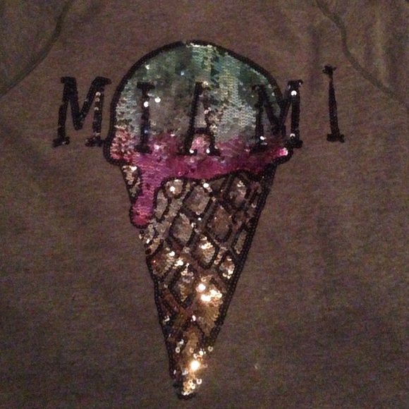 VS Hoodie - Picture 2 of 3