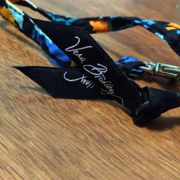 Vera Bradley Carry it all wristlet!(: - Picture 4 of 4