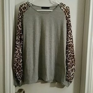 Grey leopard sleeved long sleeve