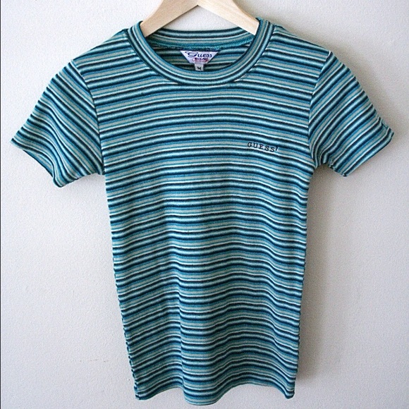 Guess baby tee 90s size xs
