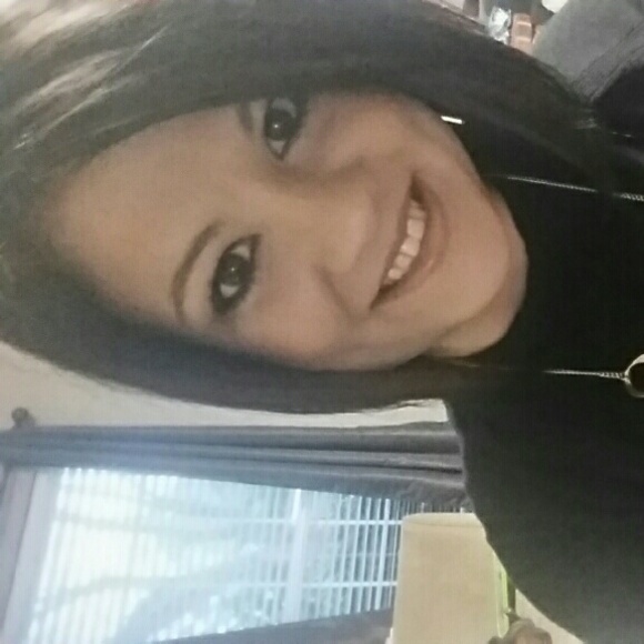 Meet your Posher, Tabatha - Picture 1 of 1