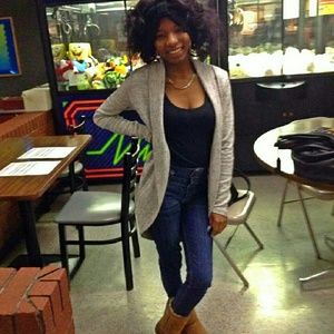 Meet your Posher, Maya