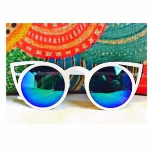 Quay "Invader" Dup Sunglasses 👽