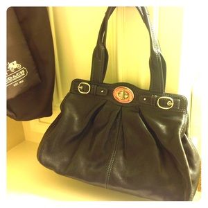 Authentic Coach Black Leather Shoulder Handbag !!!