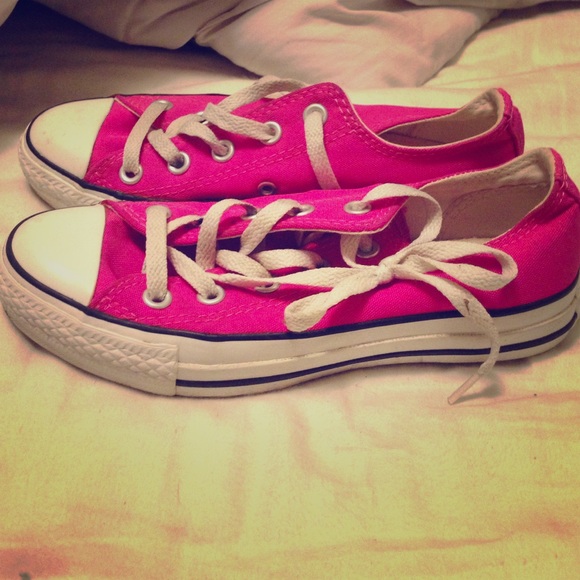 hot pink chucks (converse)