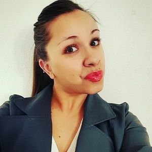 Meet your Posher, Andrea