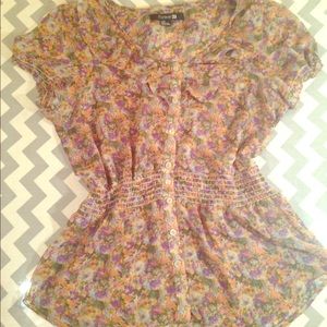 Super Feminine Floral Blouse.