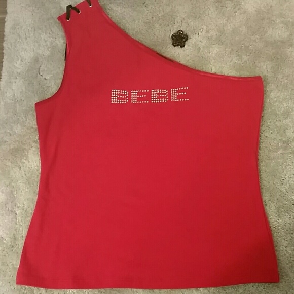 Daring one shoulder