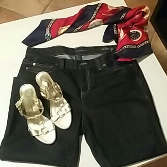 Jeans - Picture 2 of 3