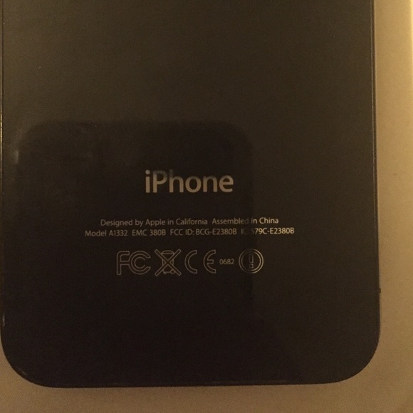 iPhone 4 - Picture 3 of 3