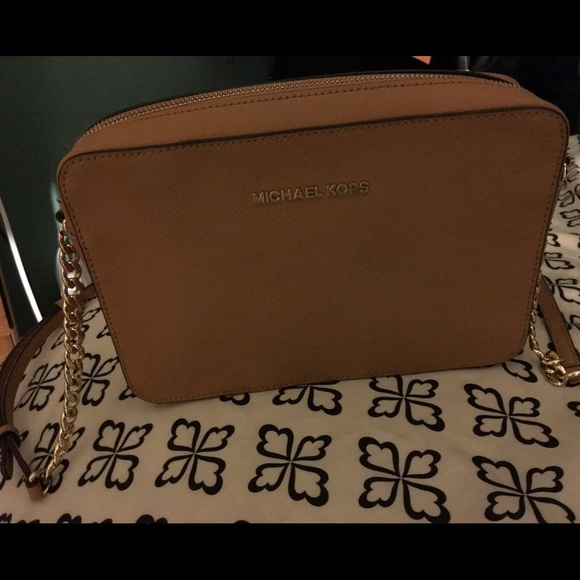 Micheal kors cross body