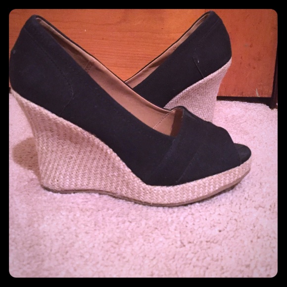 Summer Black Wedges