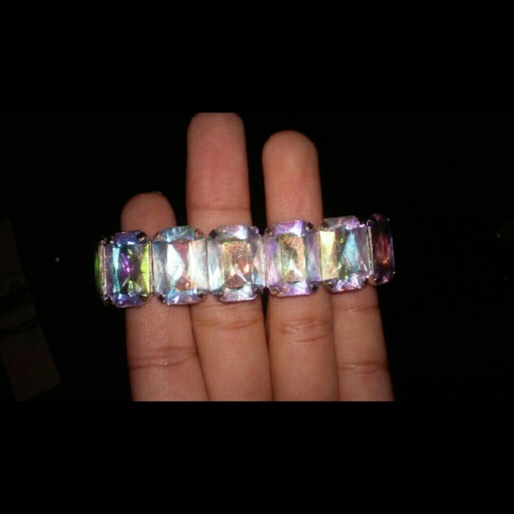 Iridescent bracelet