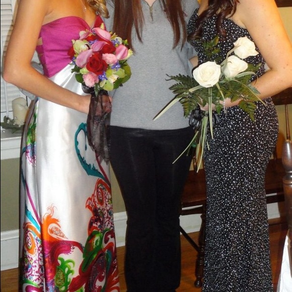 La Femme Prom Dress - Picture 3 of 4