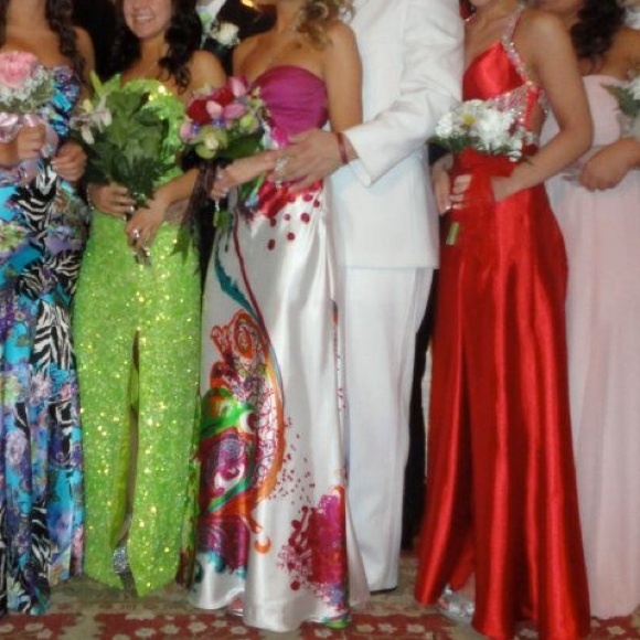 La Femme Prom Dress - Picture 4 of 4