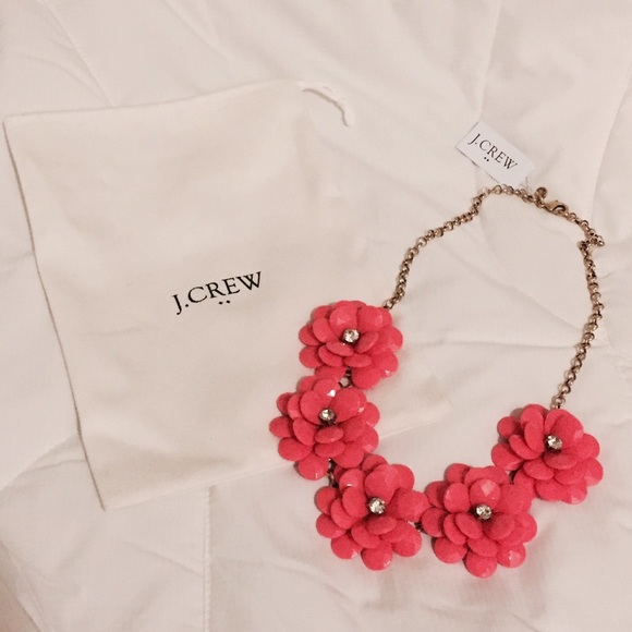 📌SOLD📌J Crew Pink Floral Necklace - Picture 3 of 4