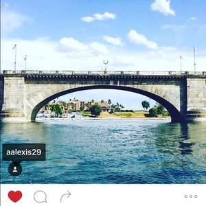 Meet your Posher, Alexis