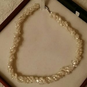 RICE PEARL NECKLACE/ COSTUME JEWELRY
