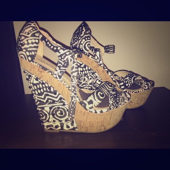 Bejeweled Black&white print wedges - Picture 1 of 2