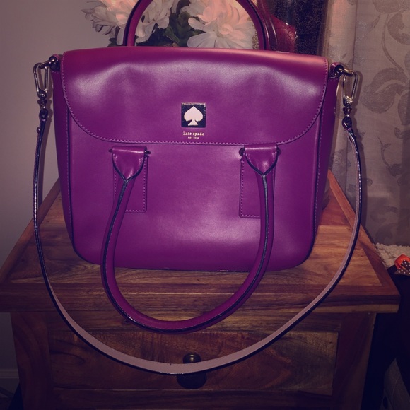 kate spade Handbags - Kate spade raspberry cross body purse